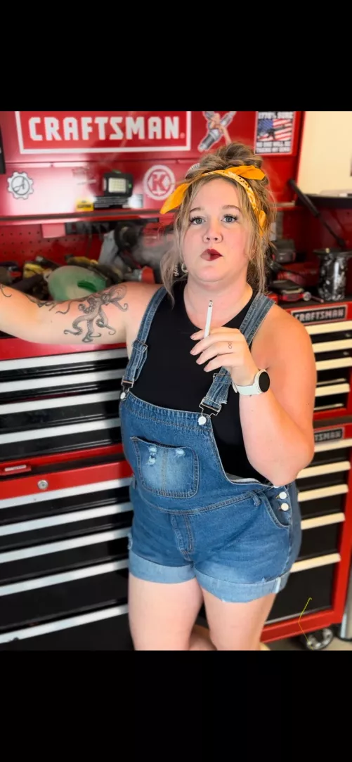 Is this helping your fetish??💨💨 by Smokes4Husband