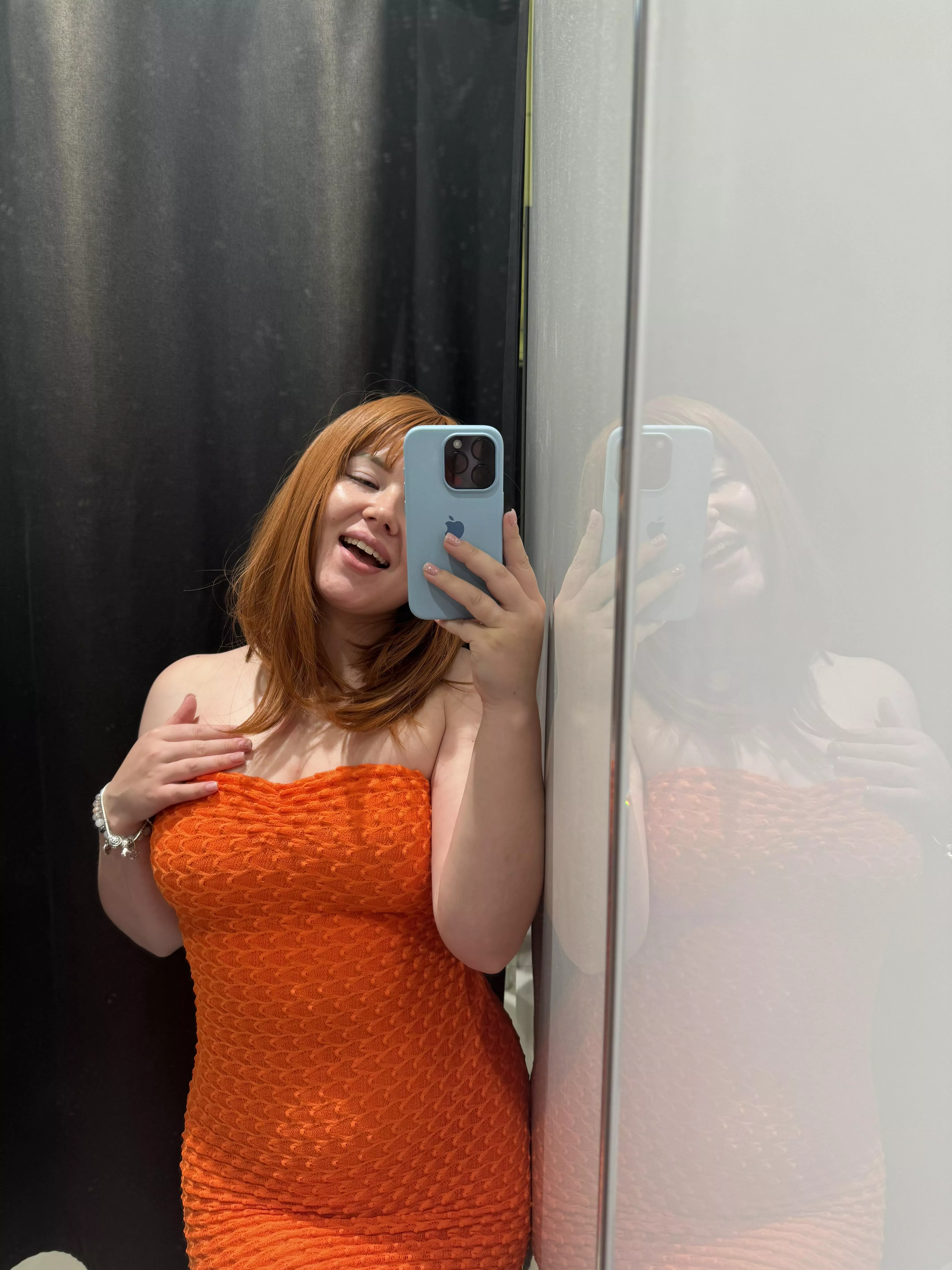 redhead in red, gonna be fire ;) posted by SavannaKety