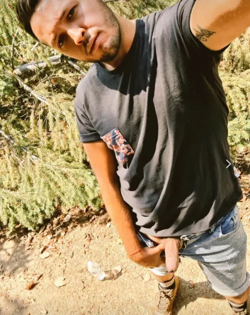 Waiting for someone 🌿 by Chubbyboy992