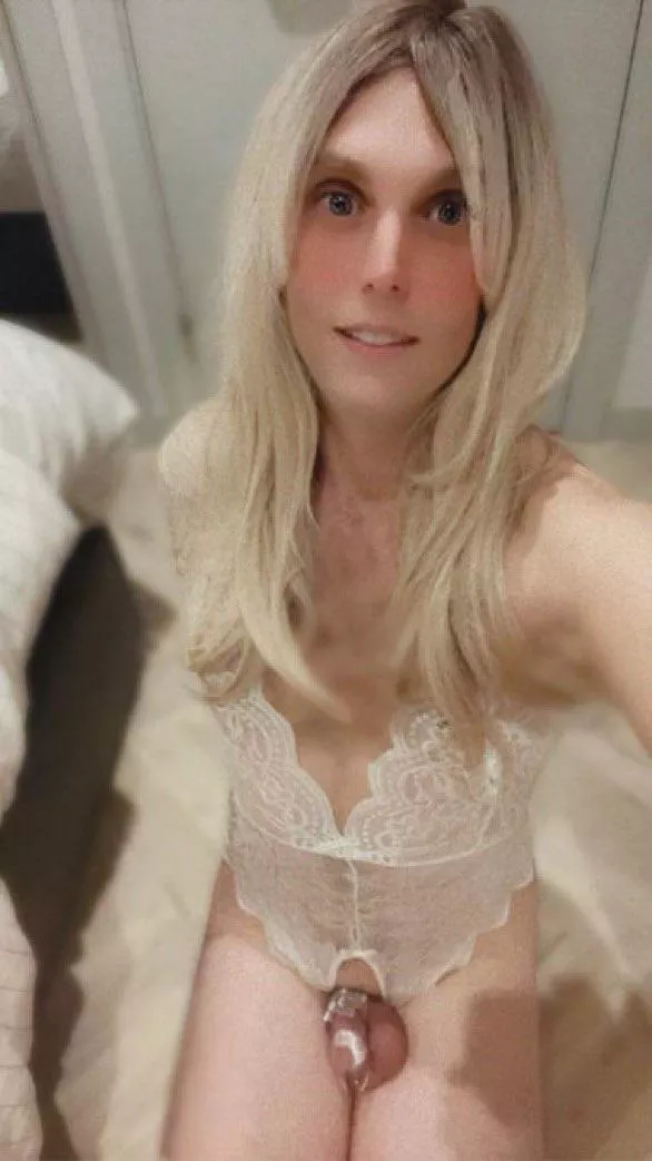 Would you cum over my face or save it for my pussy? 💖😳 posted by SissyJessy414