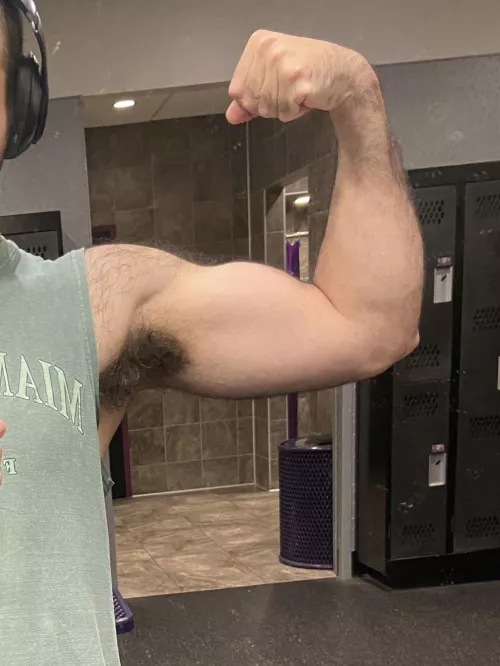 Would you eat out my hairy bush? by leonstratus21