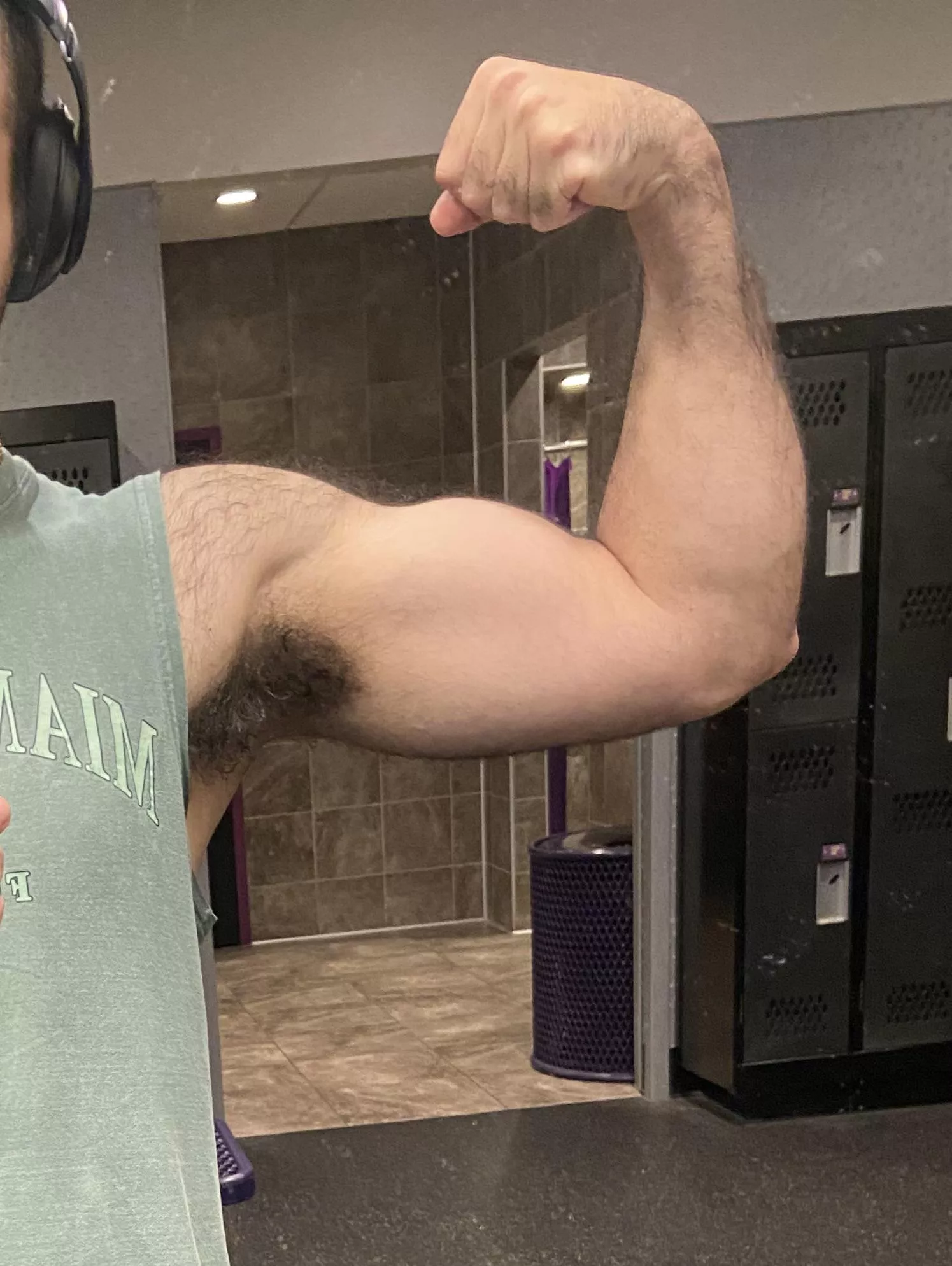 Would you eat out my hairy bush? posted by leonstratus21