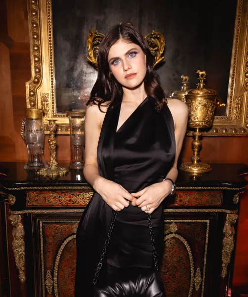 Alexandra Daddario by Yeeeeeftb