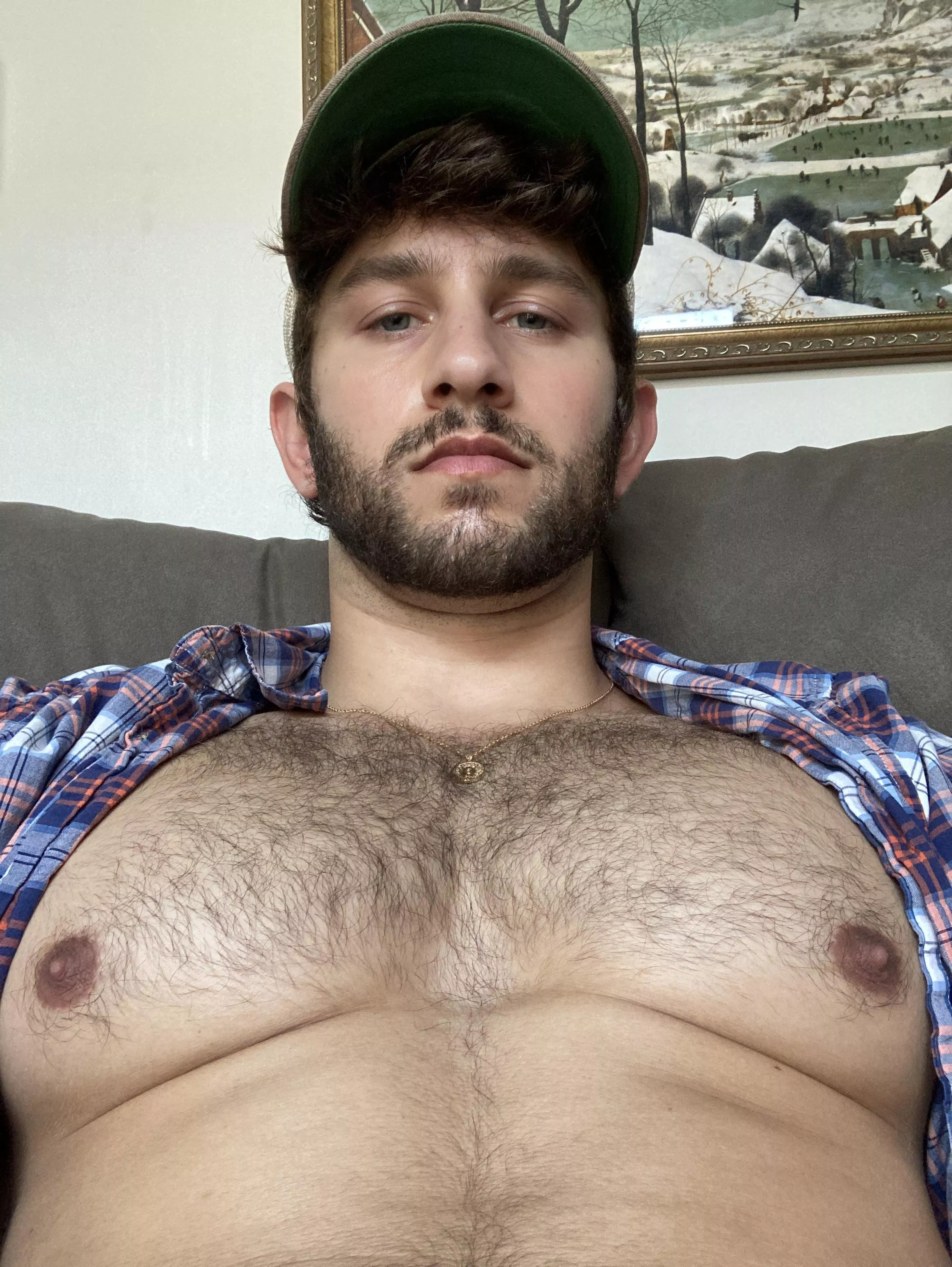 Do you like big hairy chests? (30) posted by leolyons_94