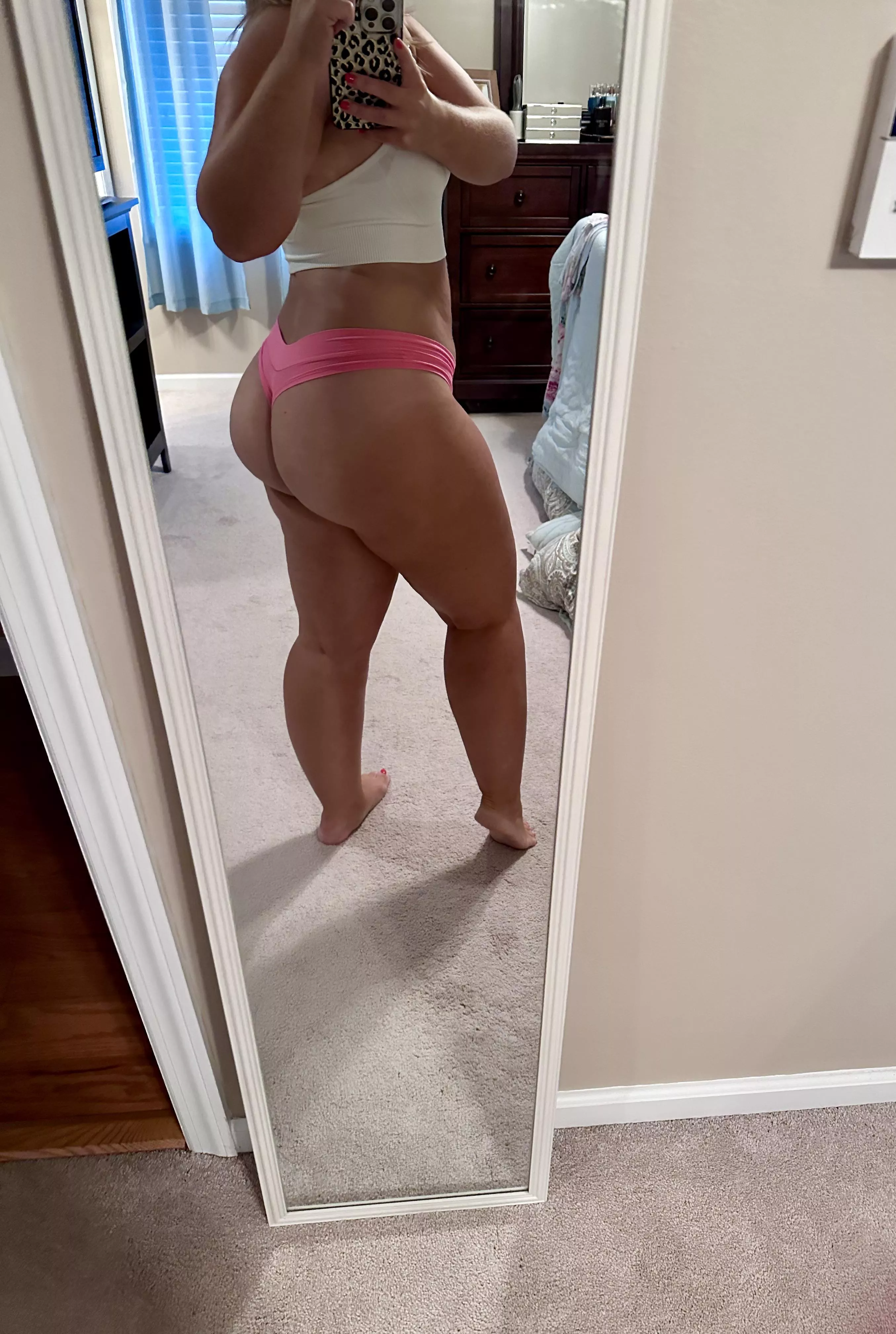 Happy Wednesday y’all. You like this hump posted by naughtywife_26