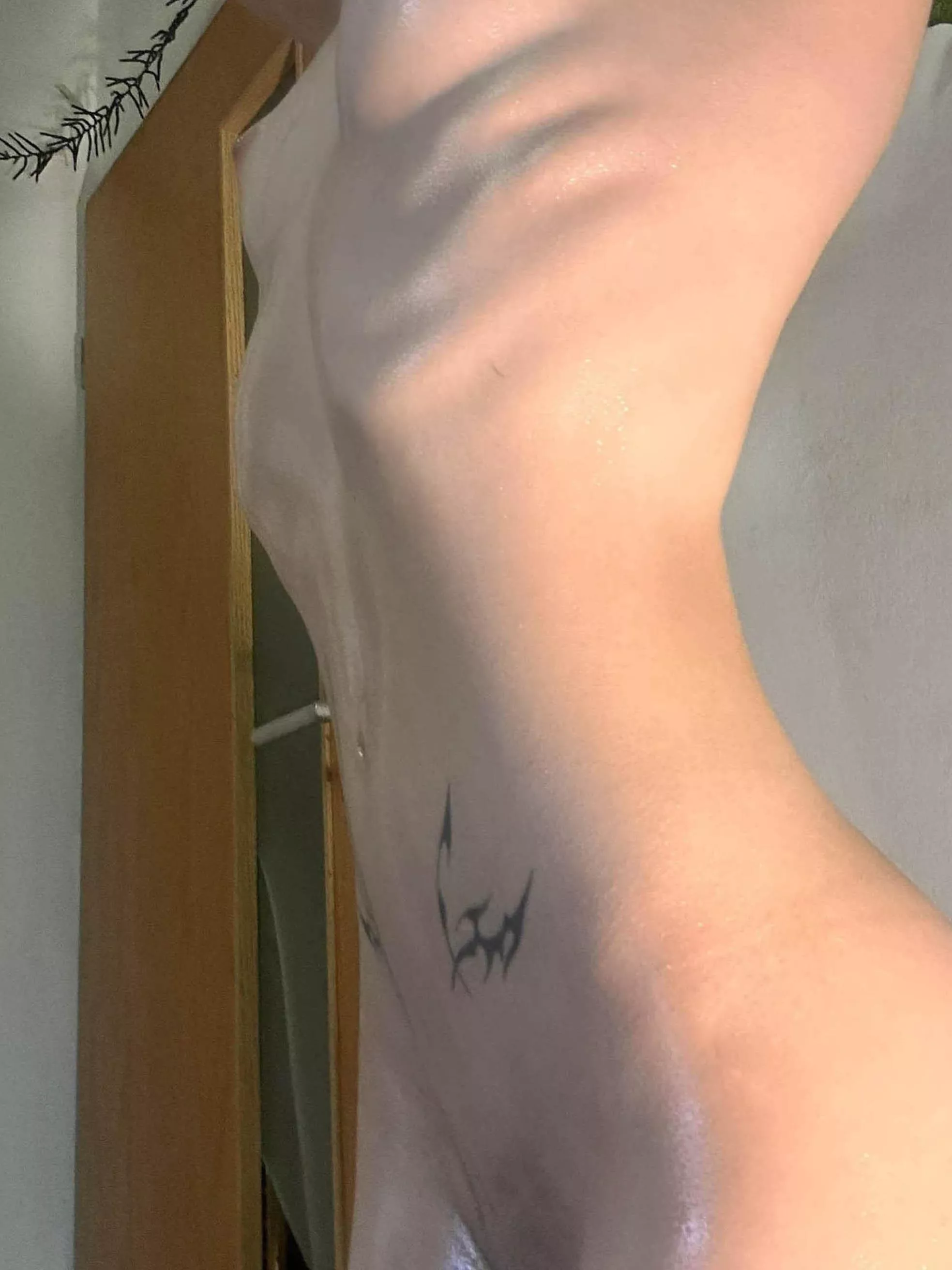 Just the perfect tone of my ribs posted by Isla_Lucinda