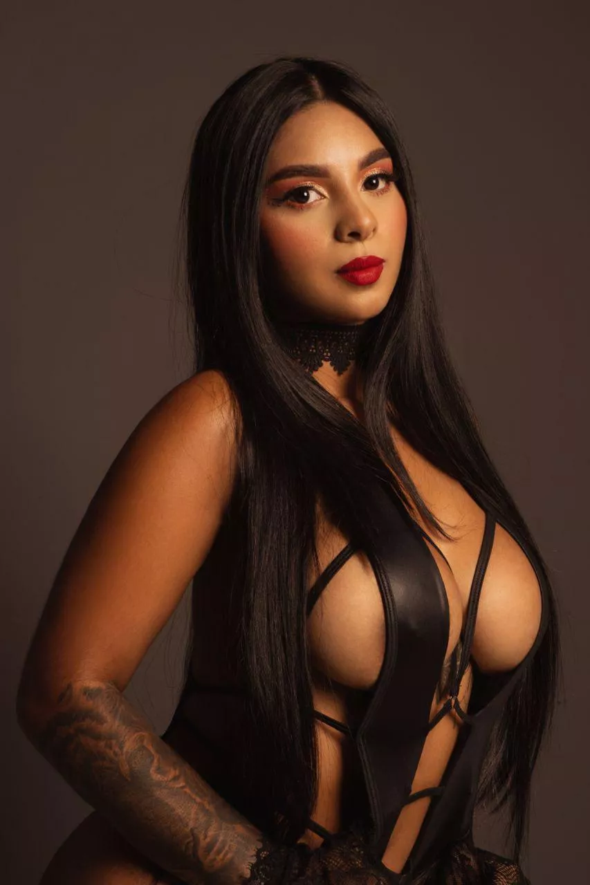 My long hair needs your hands posted by girlypinkyx