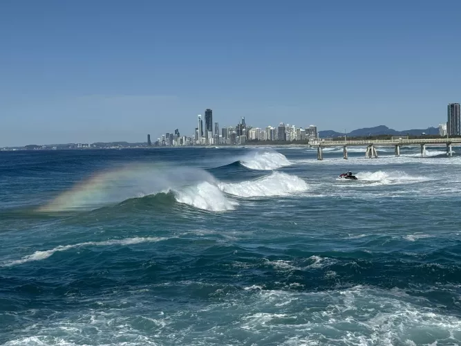 Rainbow waves, Gold Coast, Australia by cautious-squid