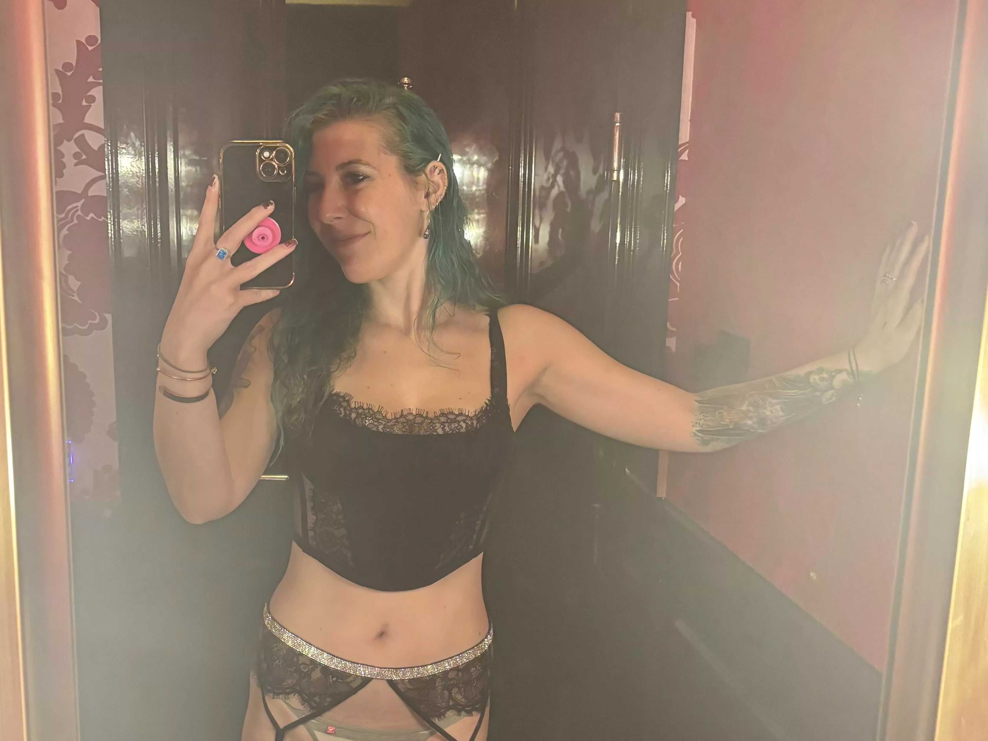 Sexy lace garter posted by sirenskiss3