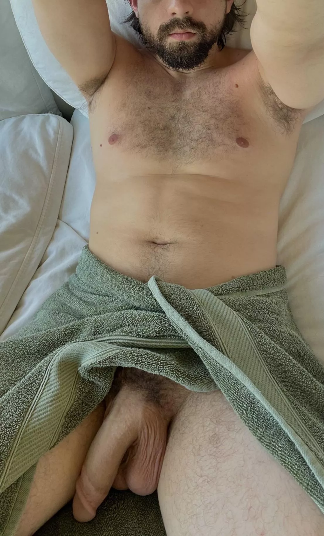 Think I might just hang out like this all day, any objections? [35] posted by Toneepee