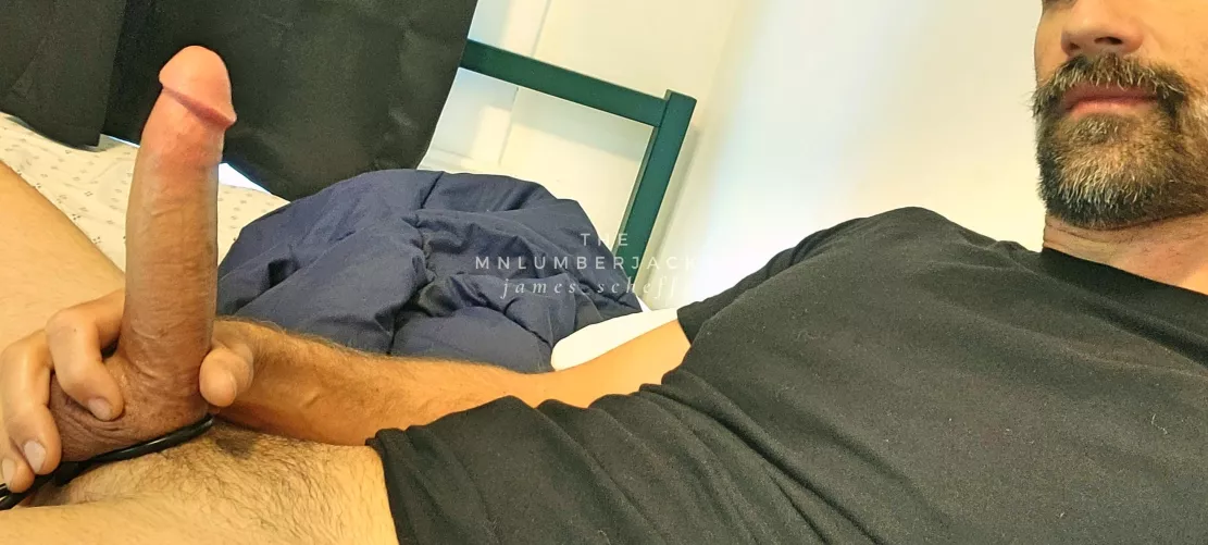 wishing I had a bro to stroke with on my day off today (40) by mnlumberjacker