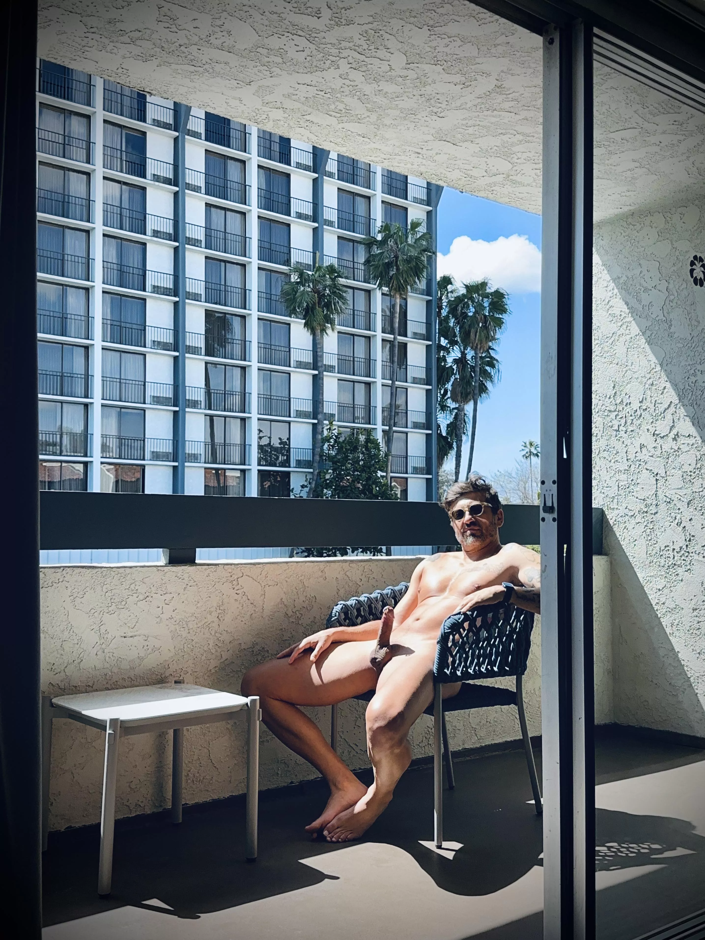 A Sun Dial for the Neighbors  posted by ulixeshaus