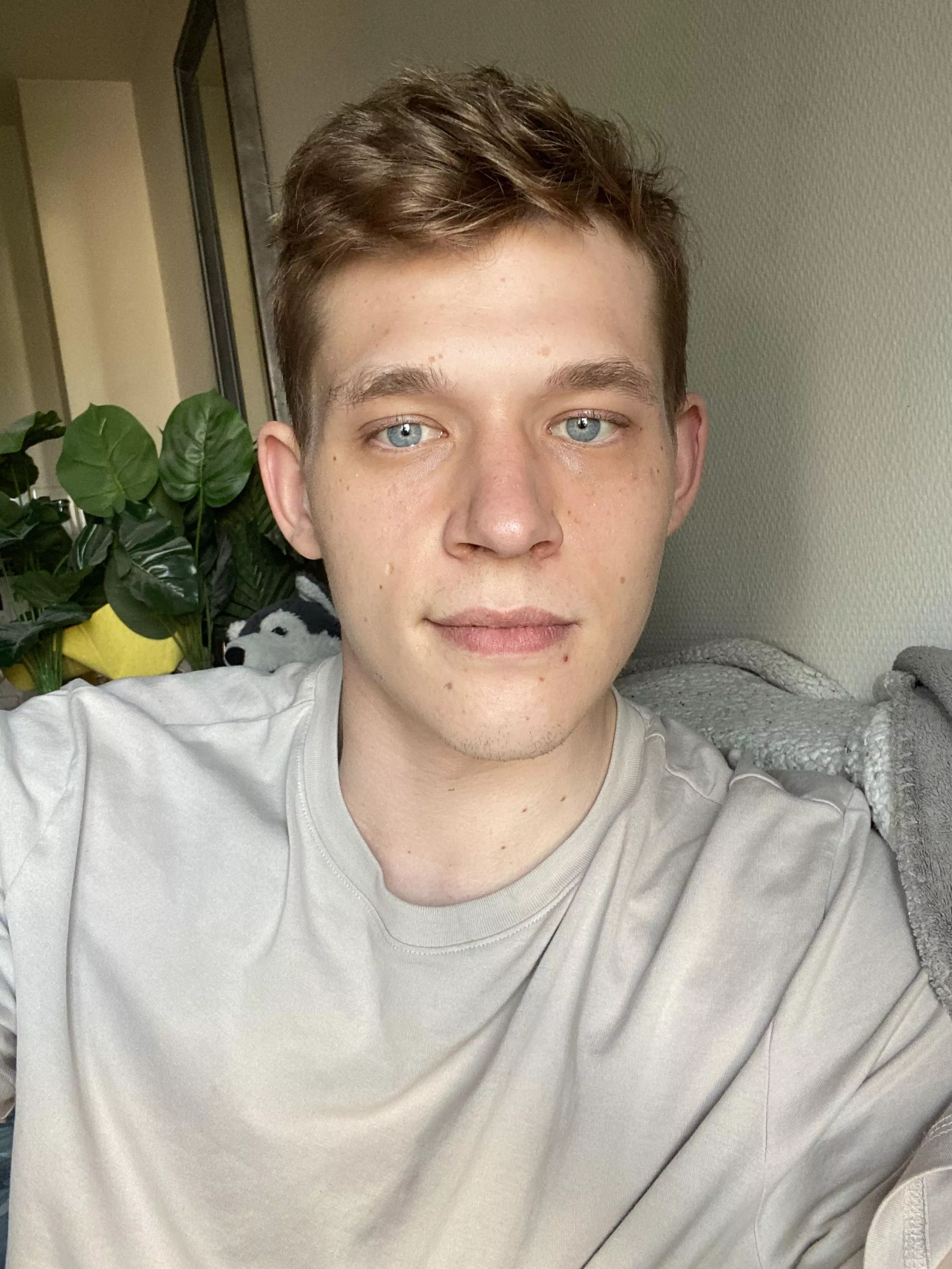 an extremely rare blue eyes white dragon  posted by Commander-Cunt