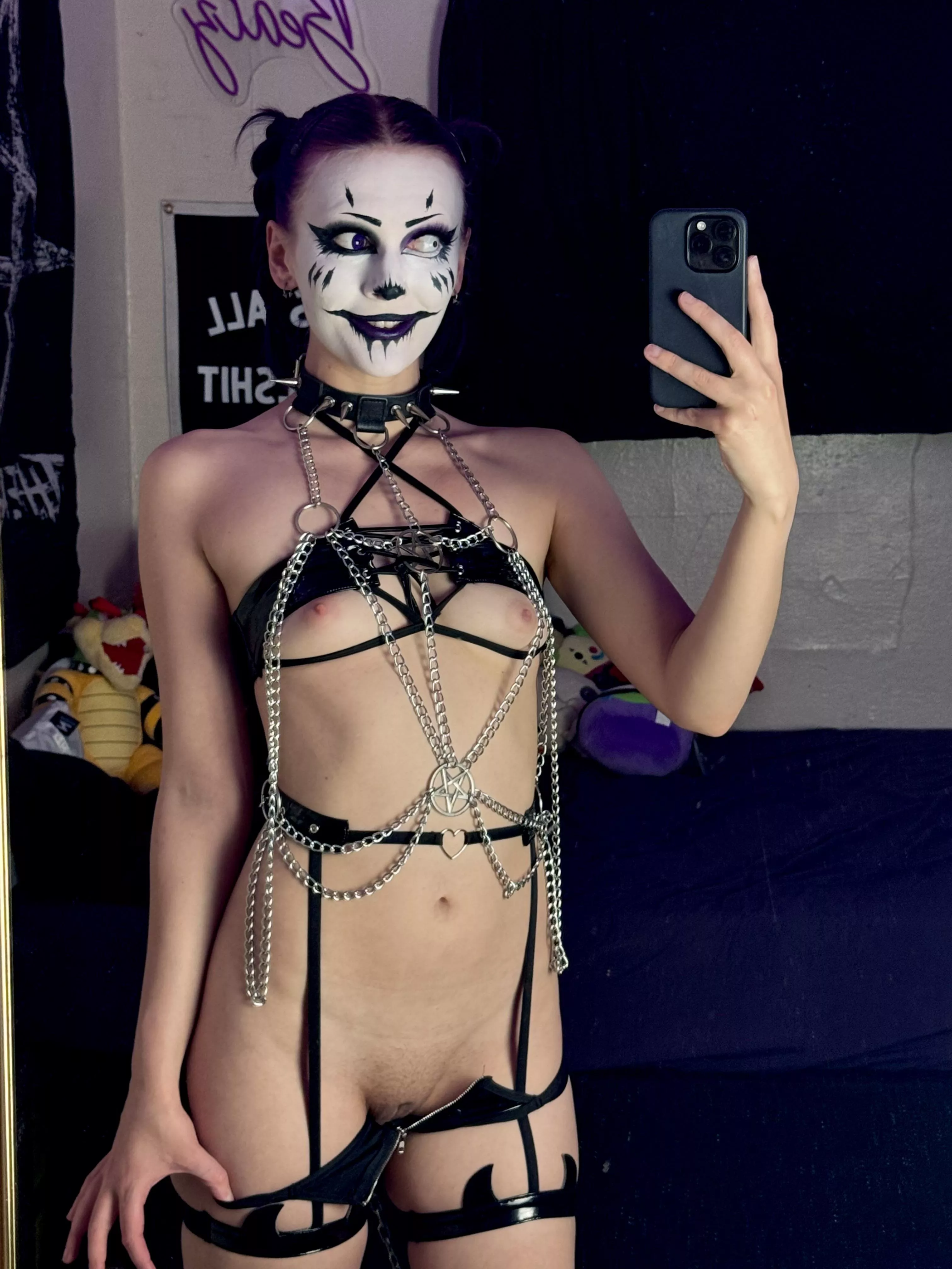 Be honest do you think you could handle me  posted by impossiblepig666