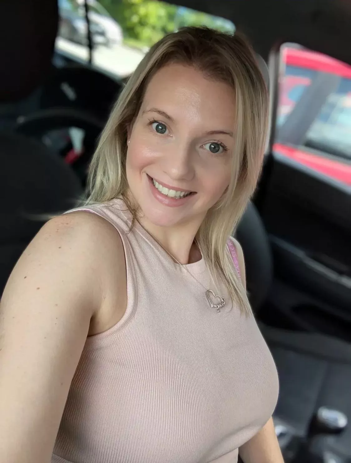 Car selfie posted by doner22