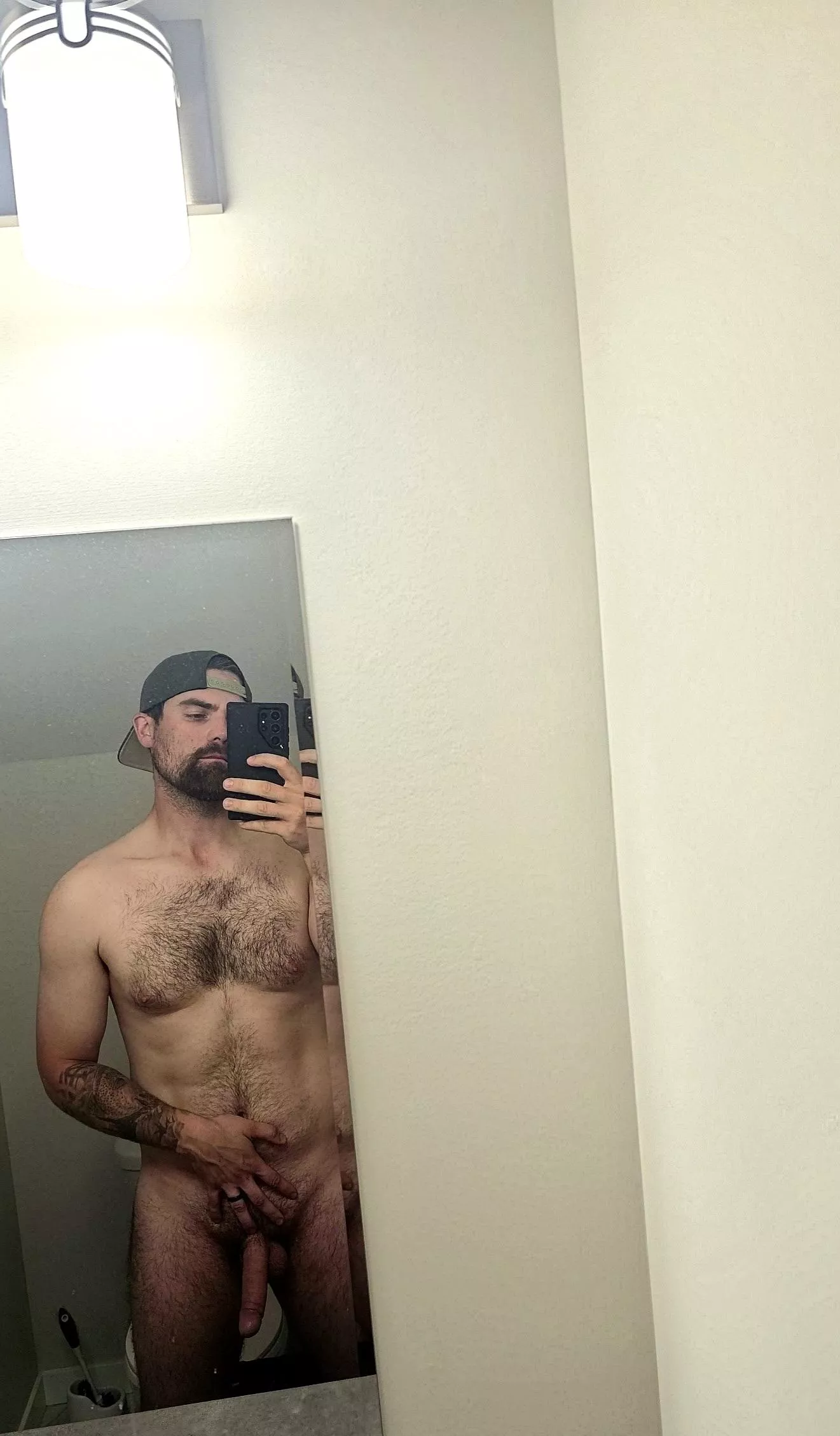 Dads home alone.. come visit?(32) posted by eMPtY122