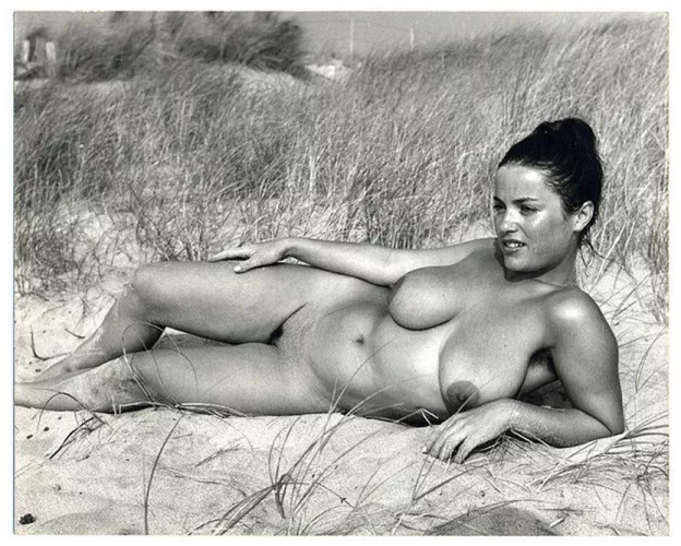 Dunes nude by mazopheliac