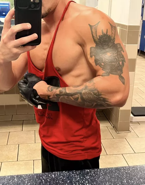 I will CUM lift you with my super strong forearms 🥹🥹🥰 by TheeGuyDerek
