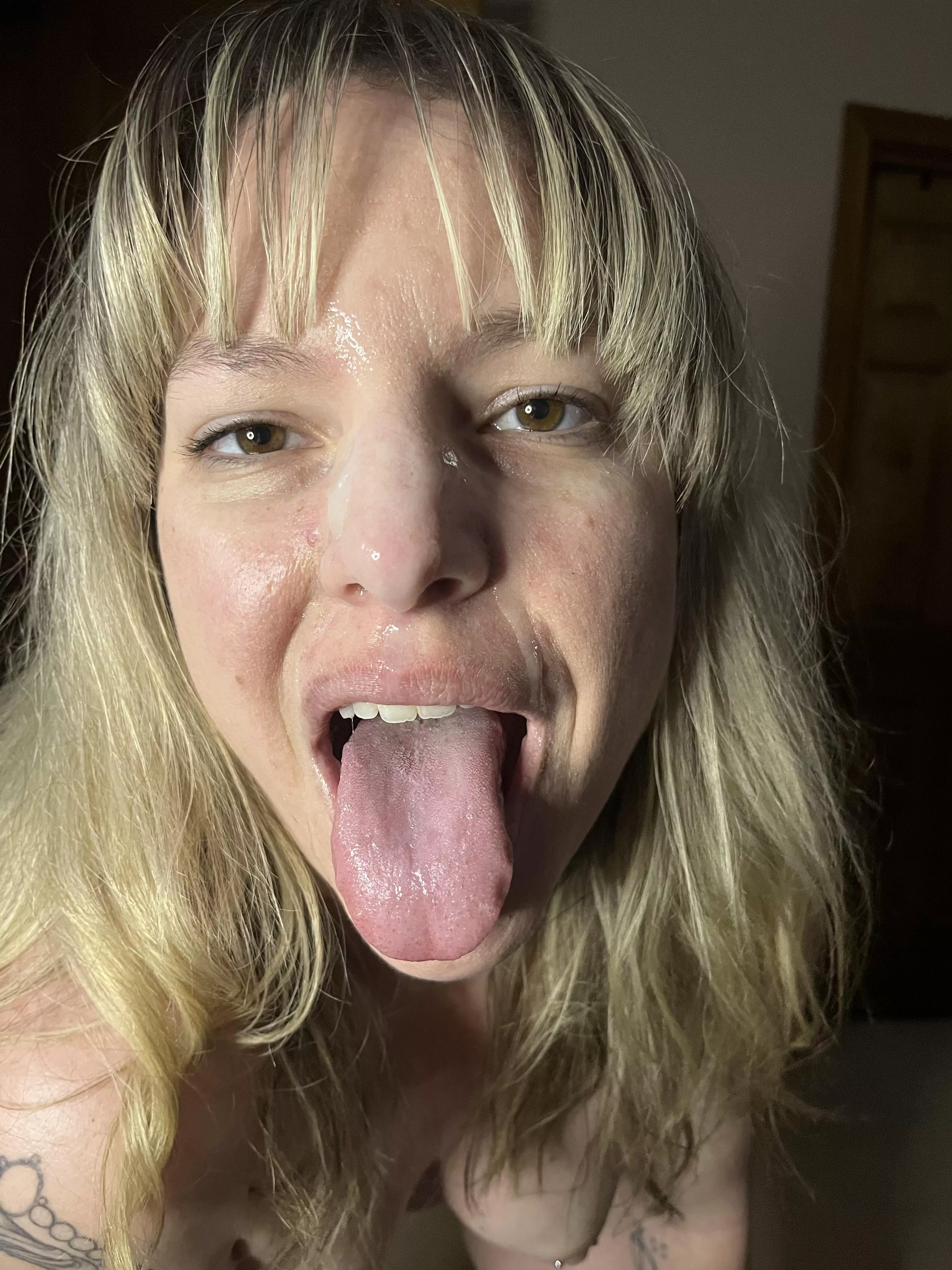 just a lil cum slut who loves facials posted by hogwartsheadmistress