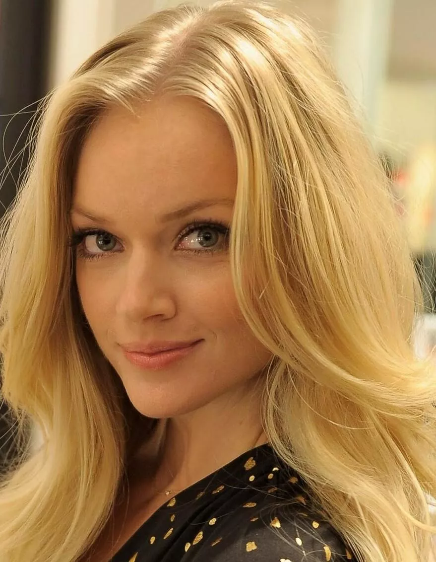 Lindsay Ellingson posted by qwer5r