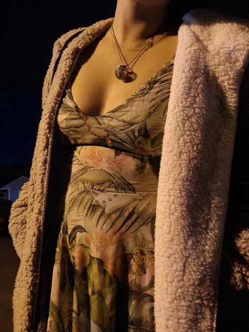 Loved the way the light looked on me outside the bar last night.  by phiaphies