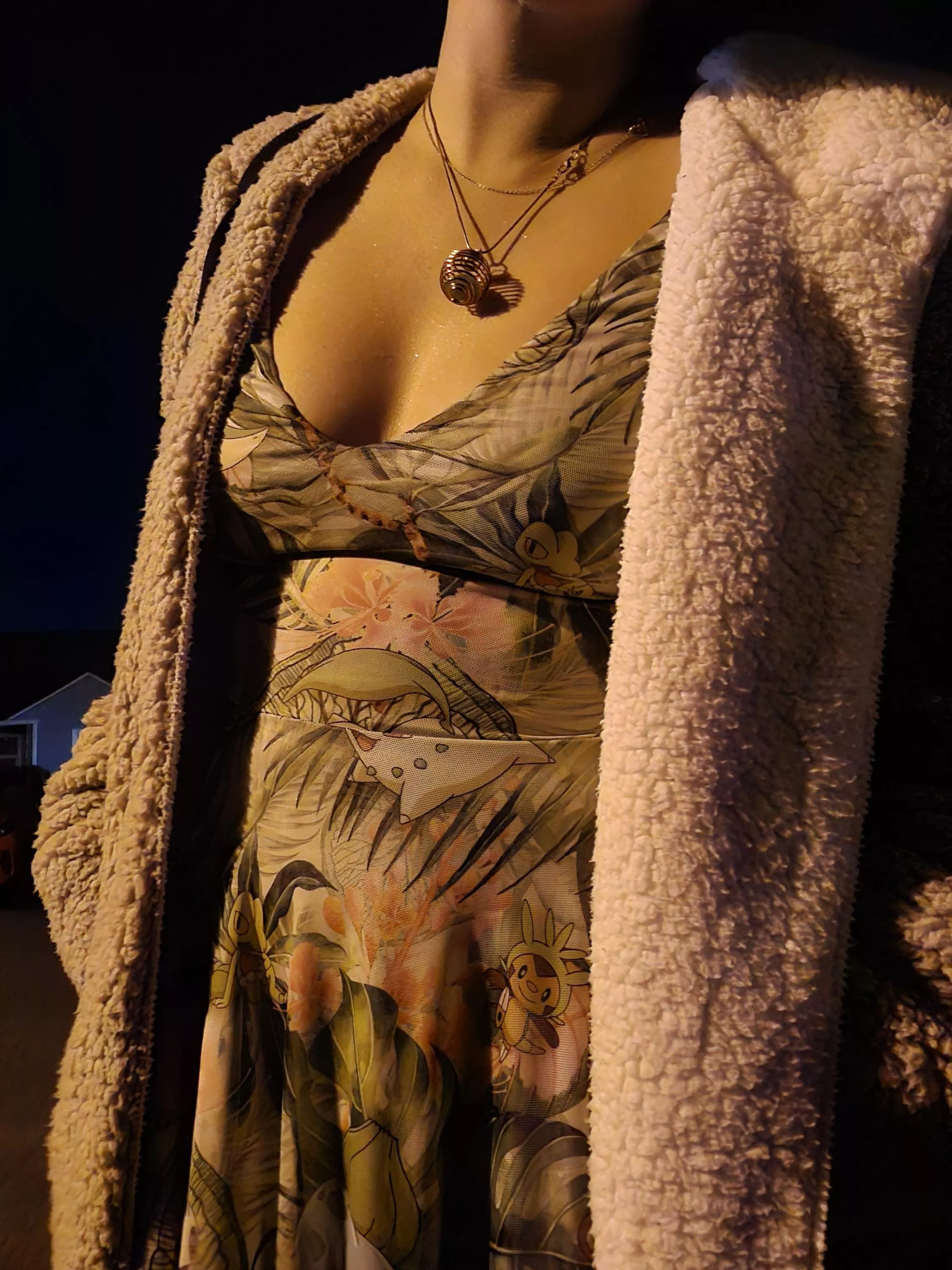 Loved the way the light looked on me outside the bar last night.  posted by phiaphies