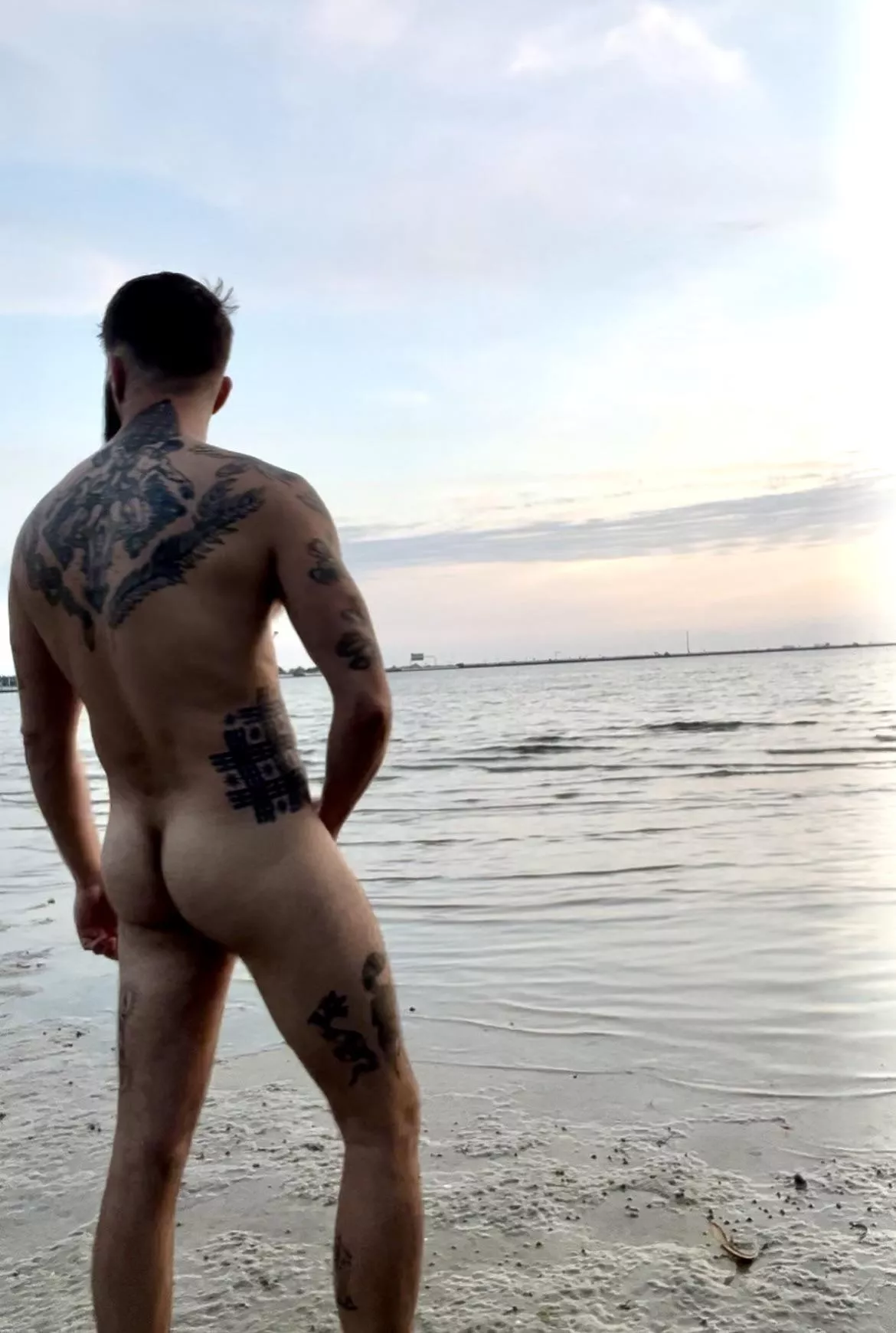 Sun’s out buns out posted by TA9389