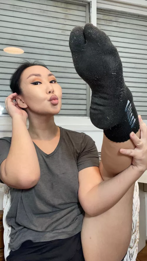 They're so stif and sticky by Visible_Cold7473