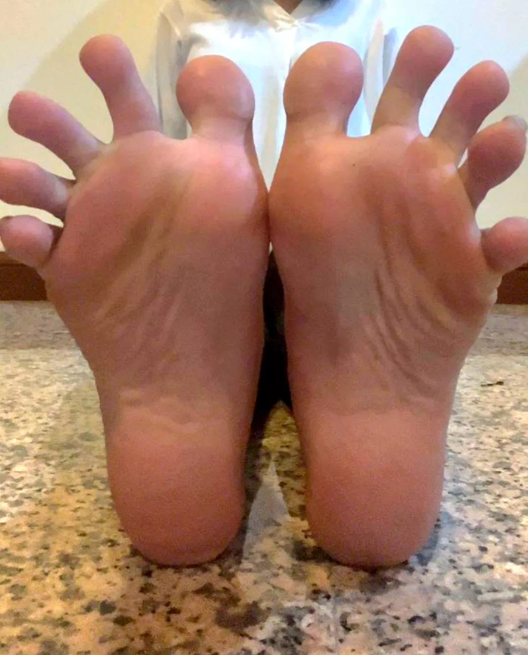 Time to spread my toes on your face 😈 posted by natsweetasianfeet4