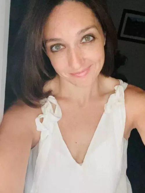 Any MARRIED men who want to fuck this naughty 40 yo single mom?
 by avafieryy