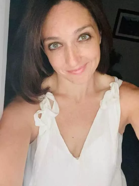 Any MARRIED men who want to fuck this naughty 40 yo single mom?
 posted by avafieryy