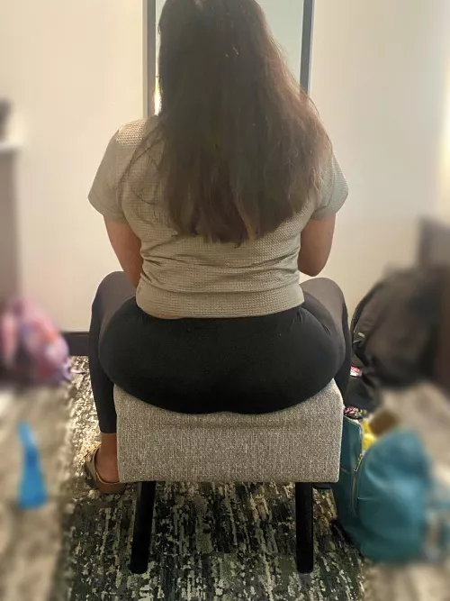 Can you tell how big my ass is sitting down  by SummerRose505