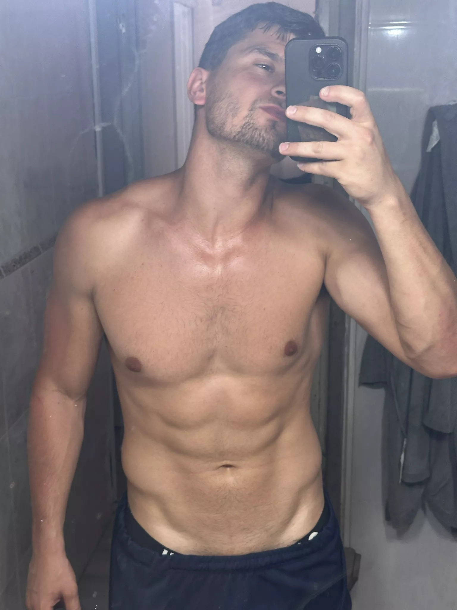 Do you like my V? posted by realisiwak