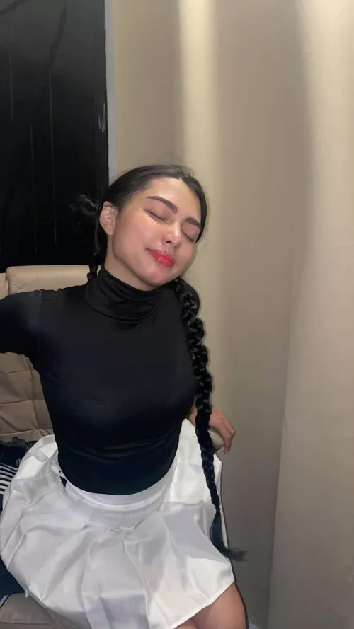 Feeling grateful for every pretty outfit by Standard-Job-9579