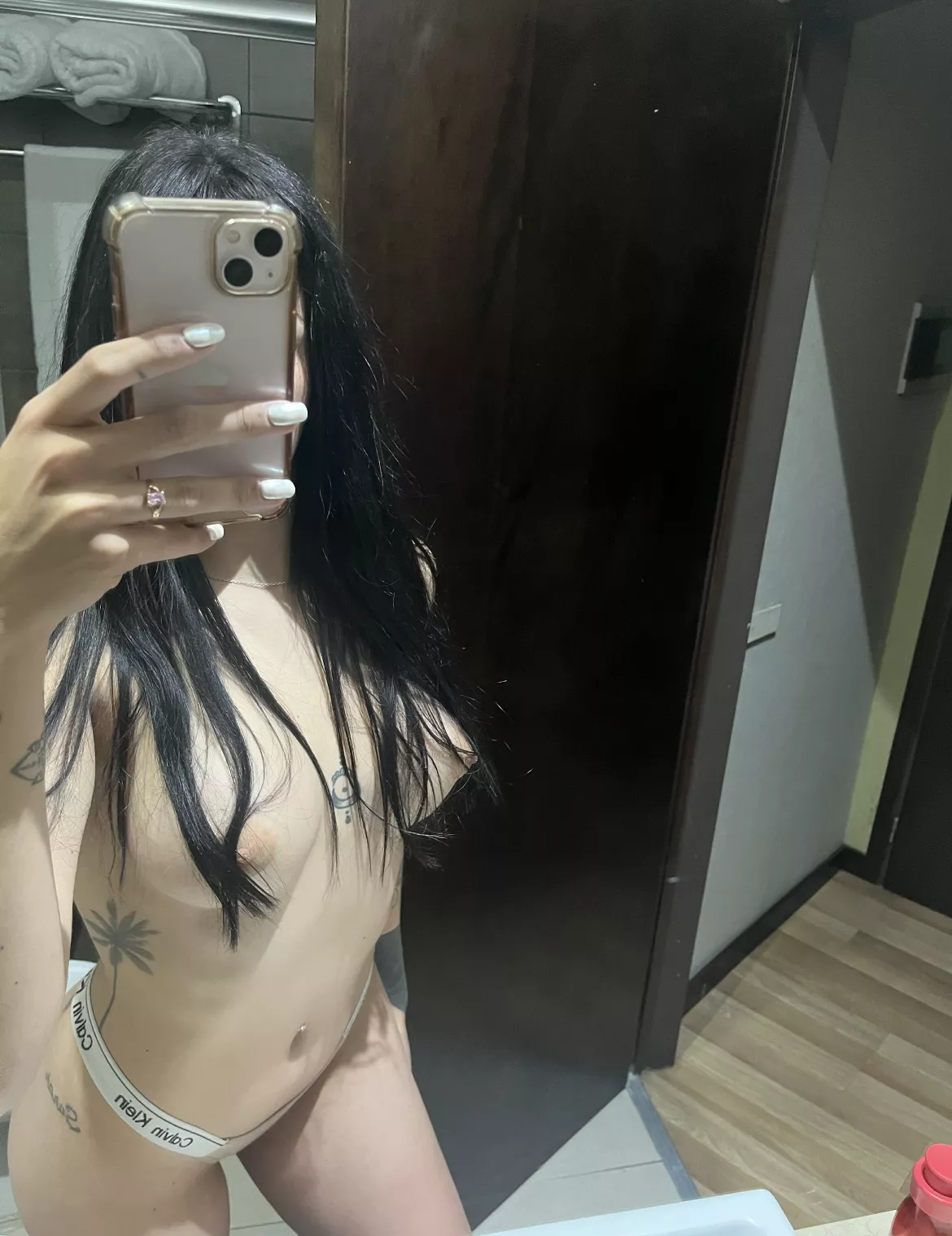 Hey how old are you? I am 22yo posted by girlthatlie