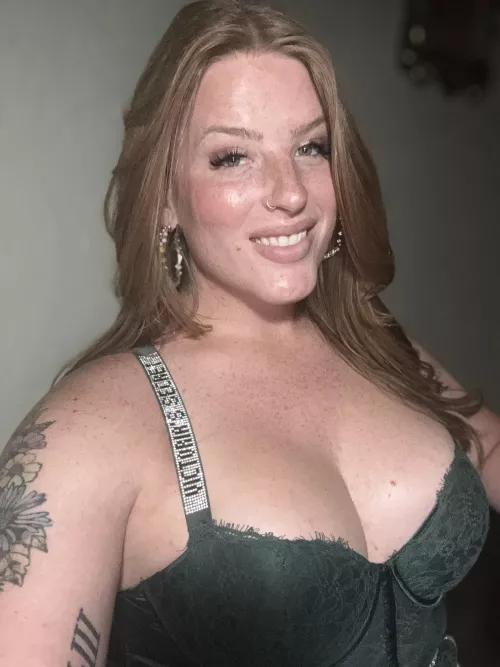 Hi I’m Dee😘 by Curvy_Dee_