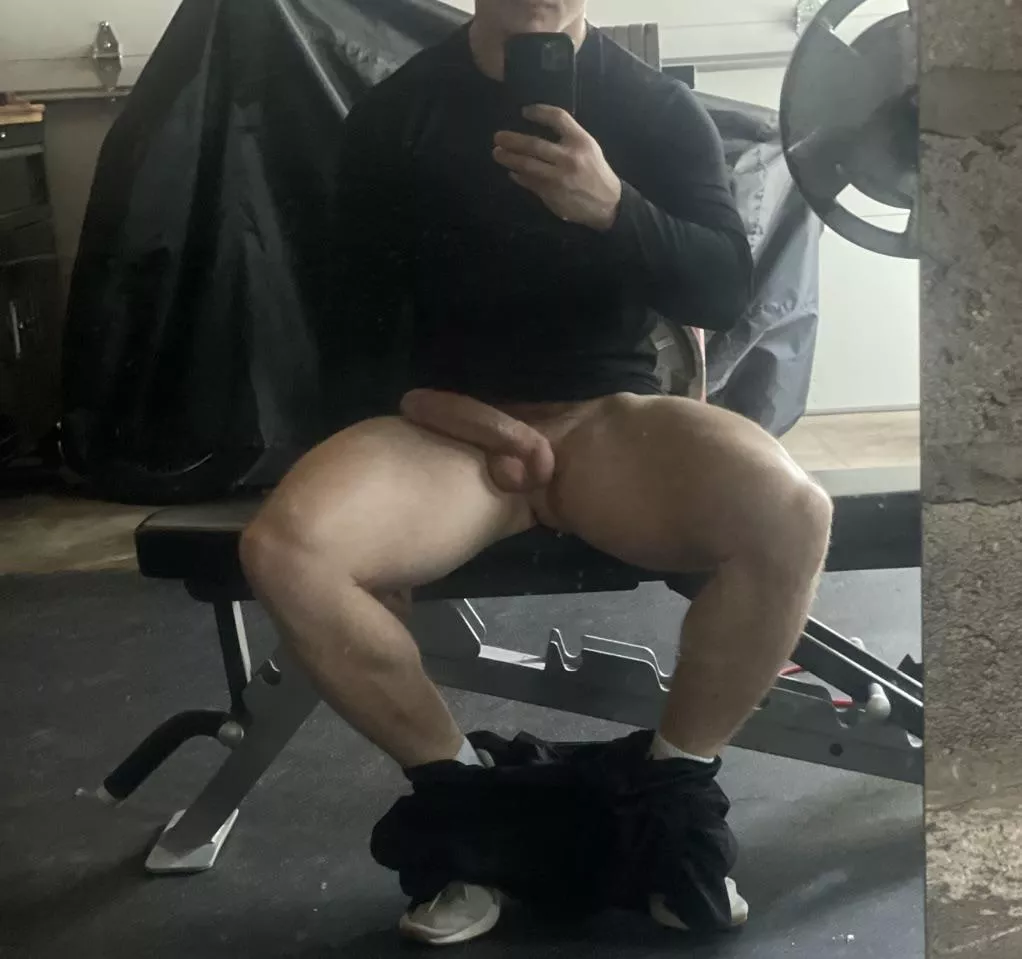 If you saw this at the gym what would you do? posted by Emotional-Lychee-18