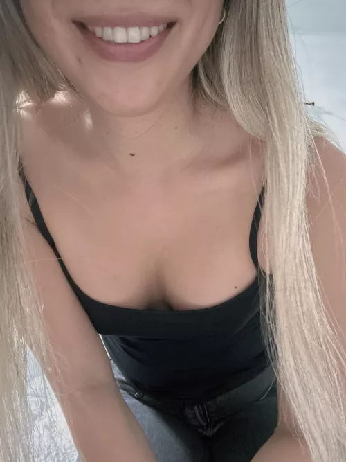 No bra at home  by sunsunny23