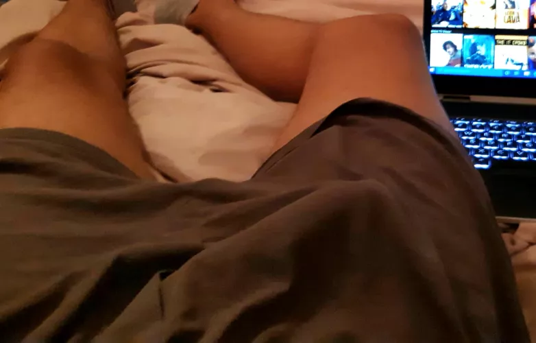 Oh, what to watch... by azutokamashi