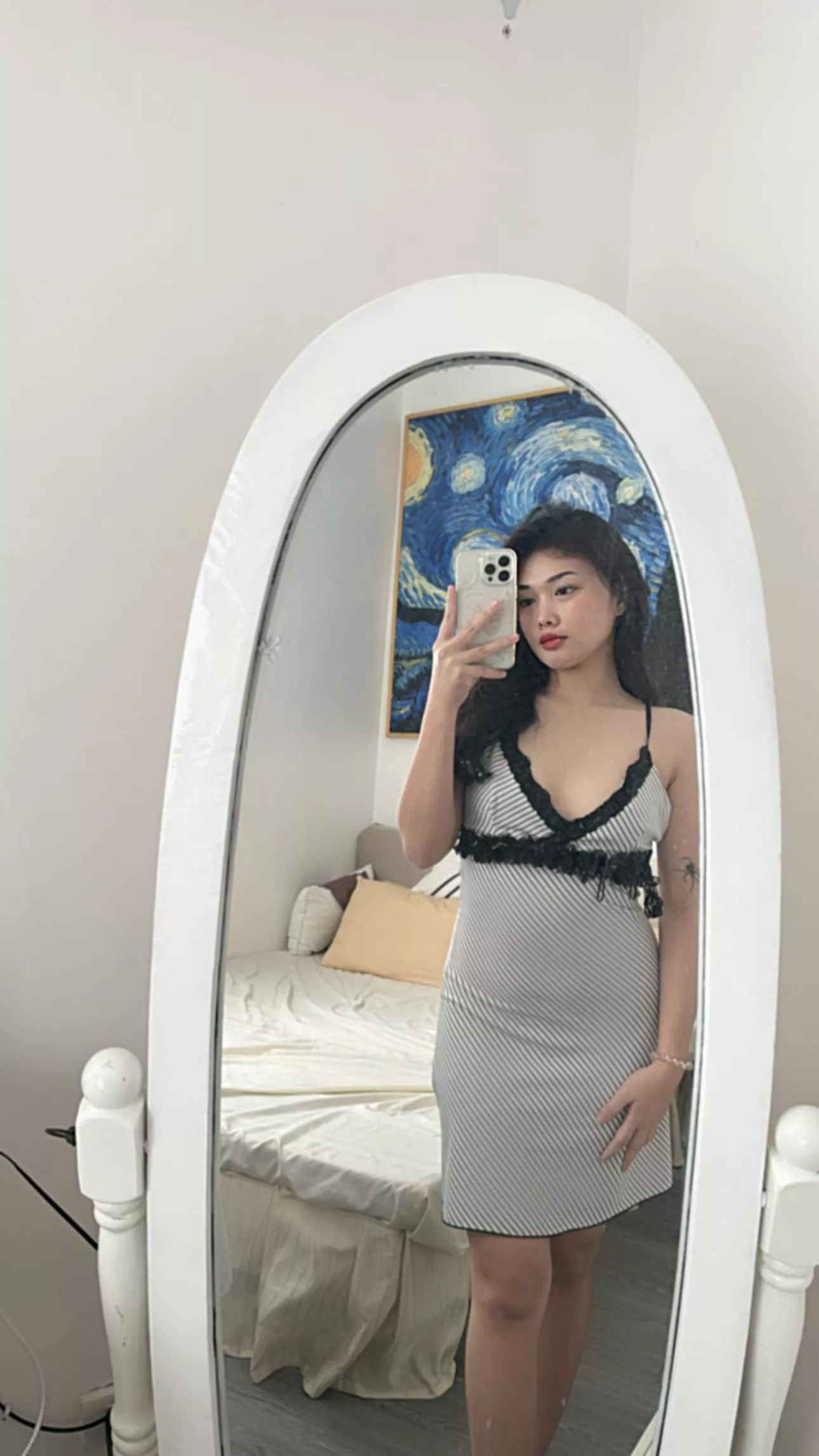 petite brunettte posted by Innocent_Lady143