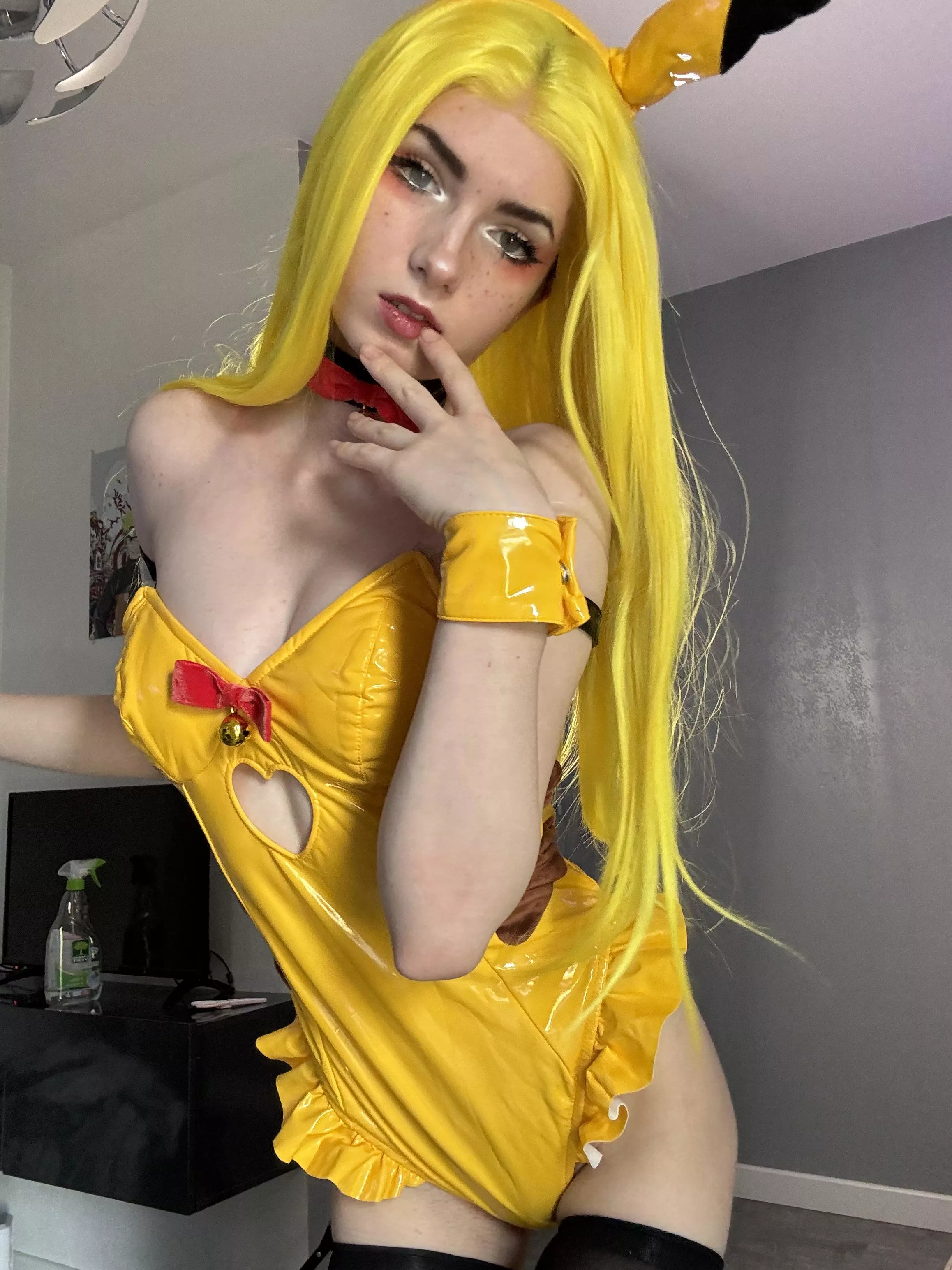 Pikachu cosplayer clarawyy  posted by Nervous-Lie2933