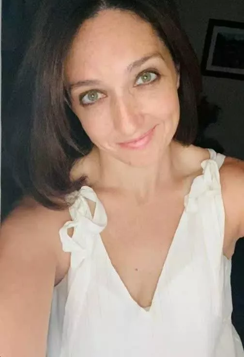 Want to be “best friends” with a naughty mom?
 posted by avafieryy