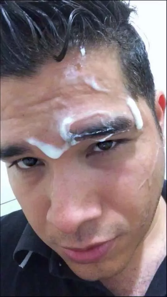 ¿Who wanna paint my face? posted by Face4SpecialCream