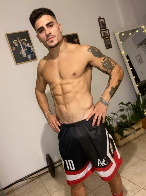 [24] How do you like your abs? by OlieTheKing