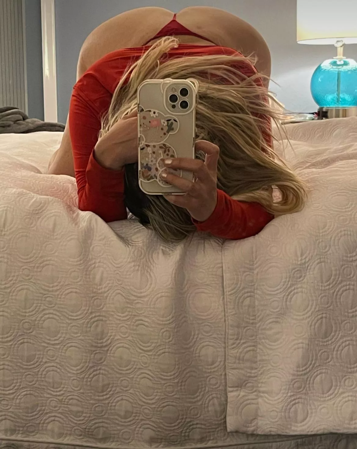 Bend me over and breed me daddy… posted by Kassyhotwifexoxo