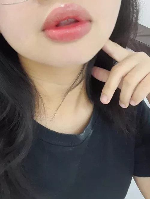 Dont mind the powder on my shirt (f) by SleepyLullaby008