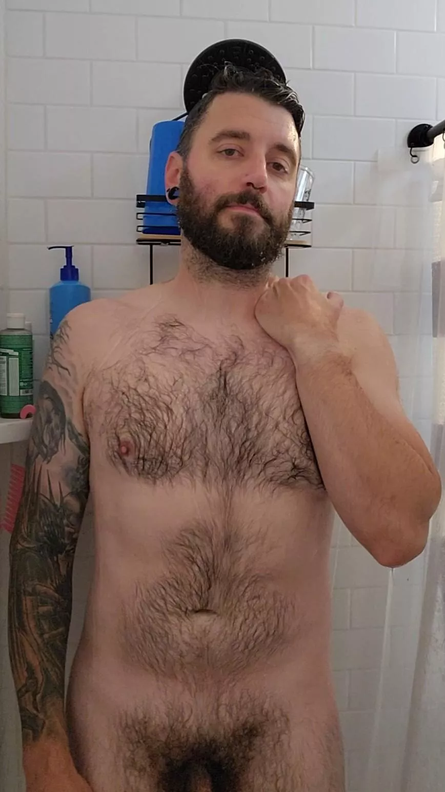 Feeling refreshed, happy Friday 😘 posted by themistershai