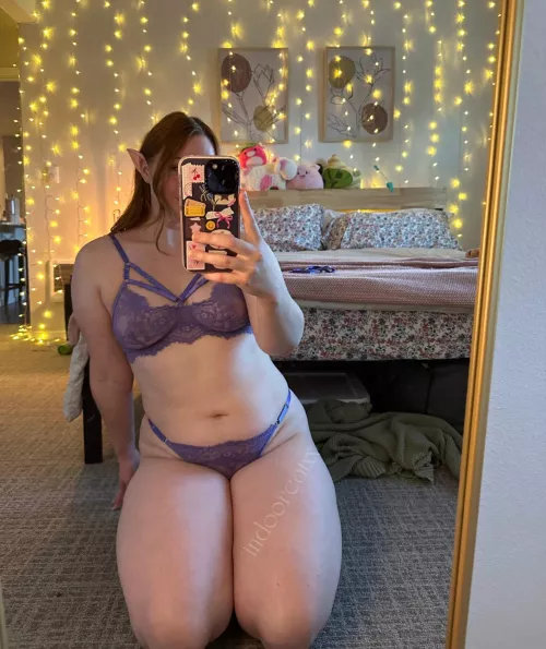 How do you feel about an elf girl like me on their knees for you [F] by indoorcatxx