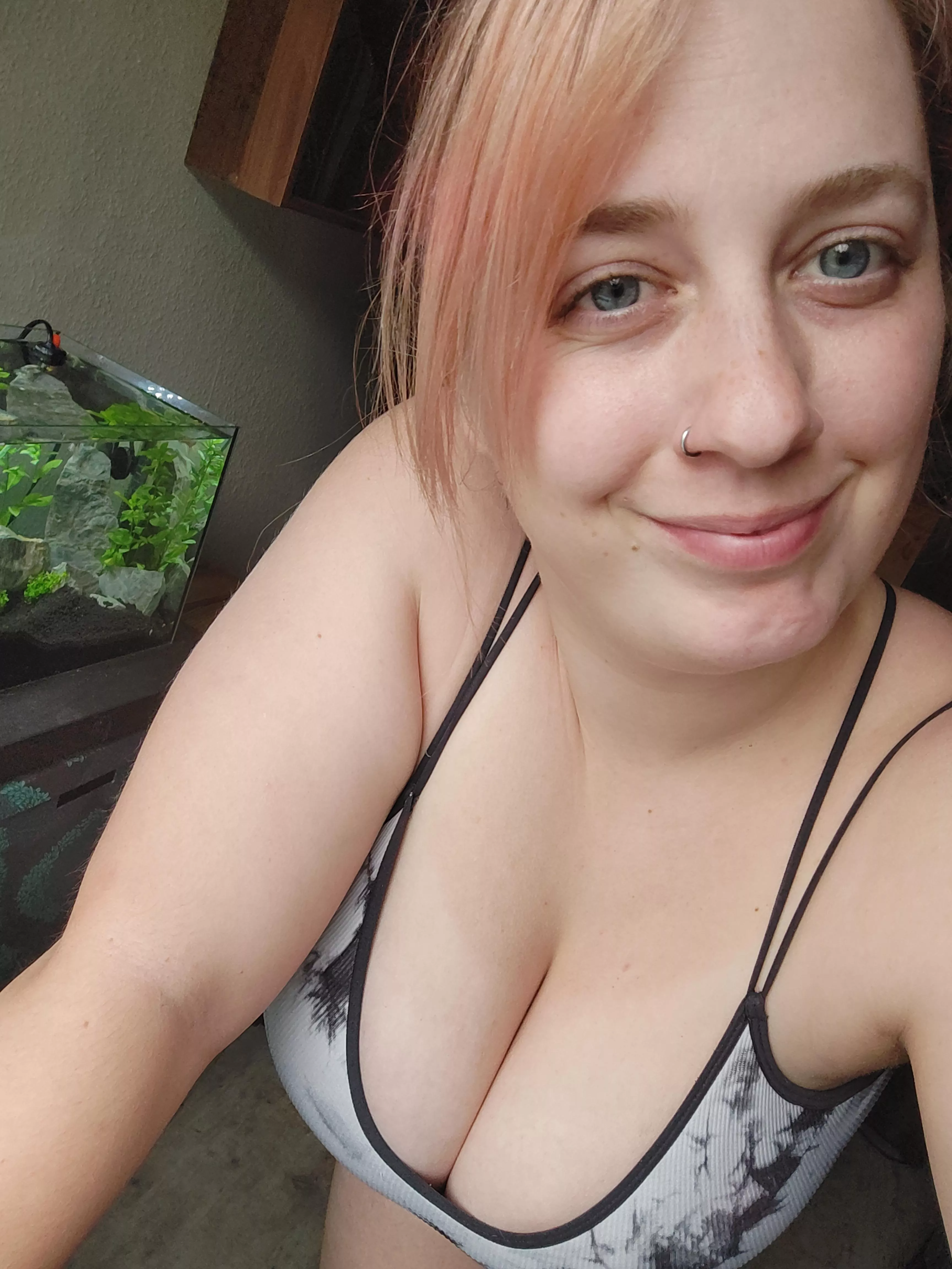 My eyes are up here 😇 posted by redleaa