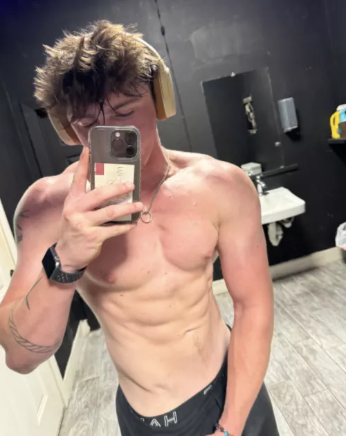 sexy V? by DylanFaron